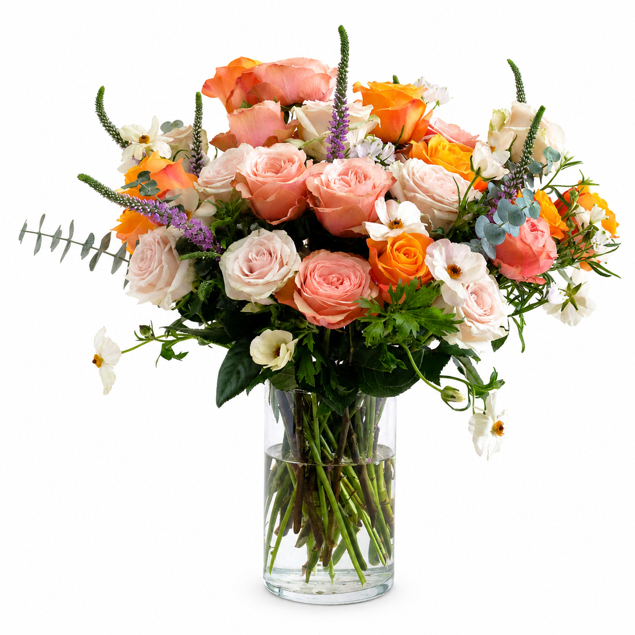 Eleganter Muttertagsstrauß mit Rosen, Delphinium und Eukalyptus